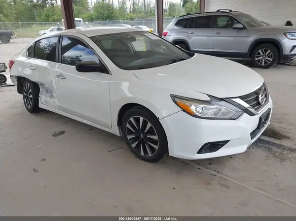 1N4AL3AP6JC173228 2018 NISSAN ALTIMA - Image 1