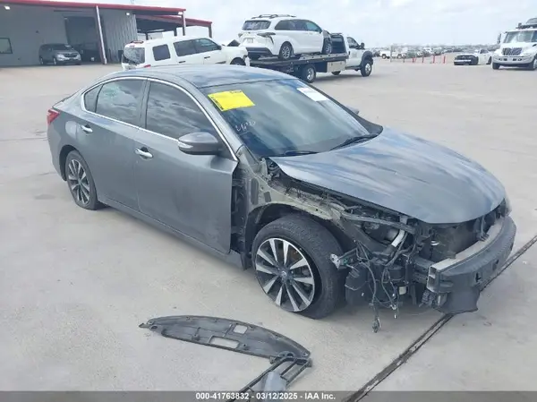 1N4AL3AP6JC175612 2018 NISSAN ALTIMA - Image 1