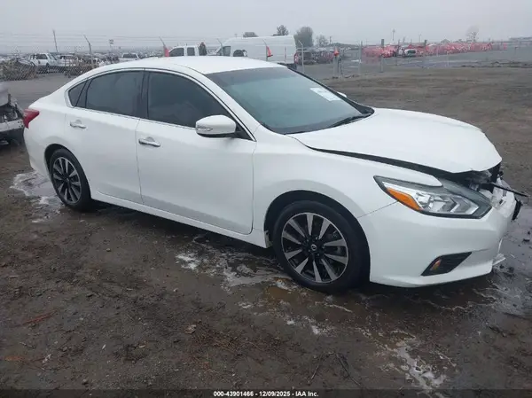 1N4AL3AP6JC177361 2018 NISSAN ALTIMA - Image 1