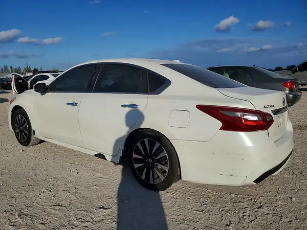 1N4AL3AP6JC186612 2018 NISSAN ALTIMA - Image 2