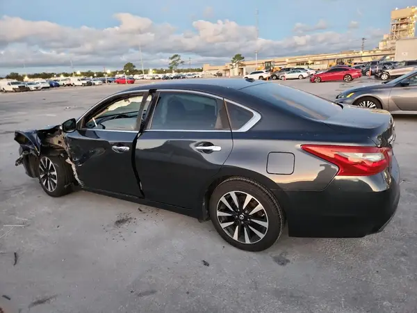 1N4AL3AP6JC187078 2018 NISSAN ALTIMA - Image 2