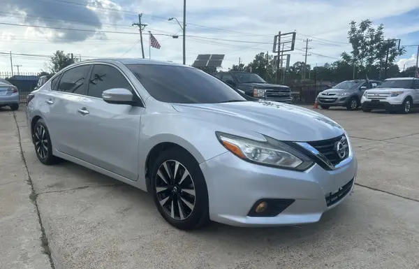 1N4AL3AP6JC188926 2018 NISSAN ALTIMA - Image 1