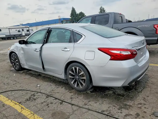 1N4AL3AP6JC190031 2018 NISSAN ALTIMA - Image 2