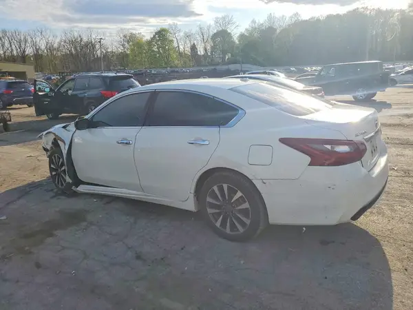 1N4AL3AP6JC196623 2018 NISSAN ALTIMA - Image 2