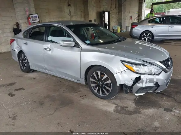 1N4AL3AP6JC207037 2018 NISSAN ALTIMA - Image 1