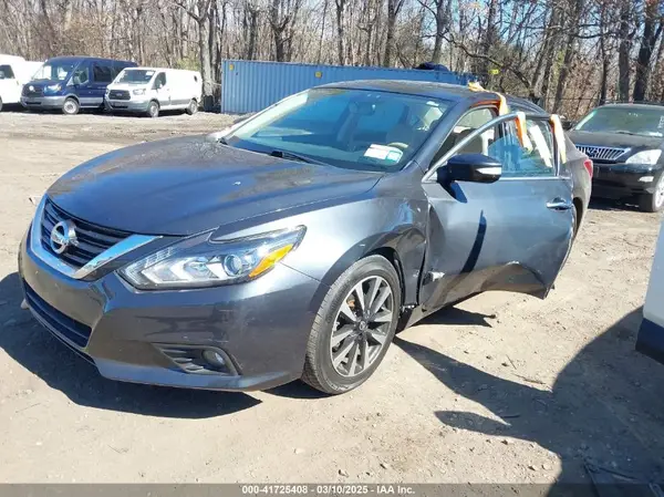 1N4AL3AP6JC208575 2018 NISSAN ALTIMA - Image 2