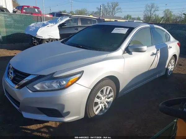 1N4AL3AP6JC209175 2018 NISSAN ALTIMA - Image 2