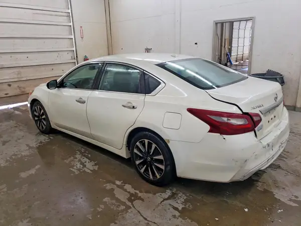 1N4AL3AP6JC213162 2018 NISSAN ALTIMA - Image 2