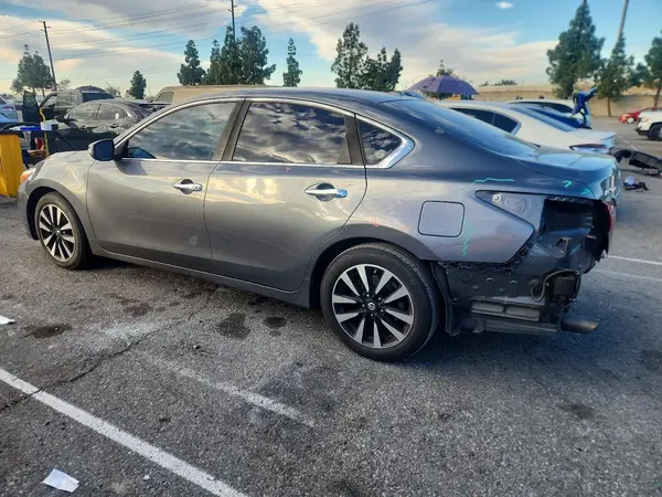 1N4AL3AP6JC216224 2018 NISSAN ALTIMA - Image 2