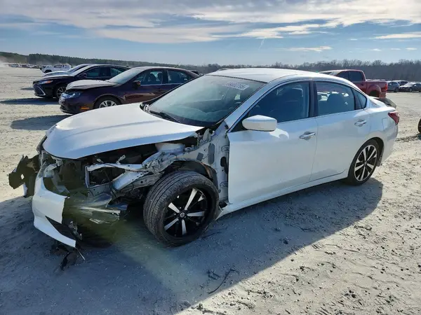 1N4AL3AP6JC217082 2018 NISSAN ALTIMA - Image 1