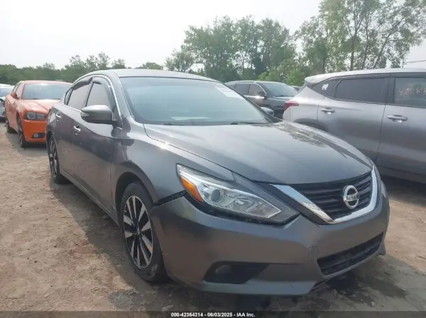 1N4AL3AP6JC224758 2018 NISSAN ALTIMA - Image 1