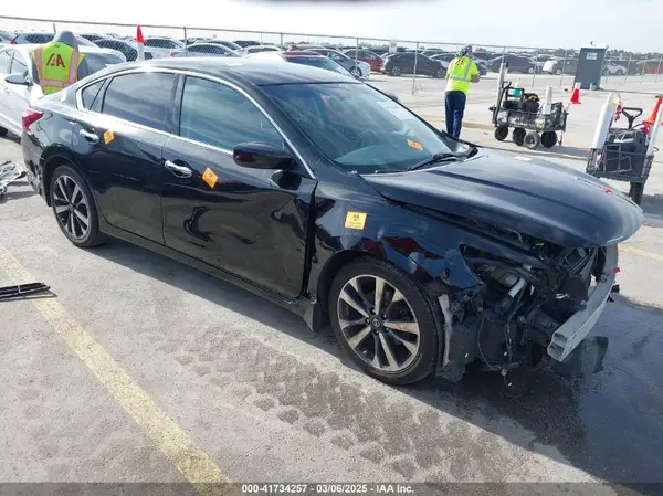1N4AL3AP6JC225179 2018 NISSAN ALTIMA - Image 1