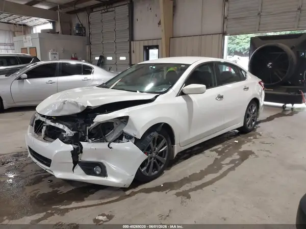 1N4AL3AP6JC225621 2018 NISSAN ALTIMA - Image 2