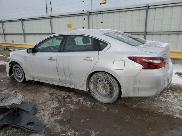 1N4AL3AP6JC233587 2018 NISSAN ALTIMA - Image 2