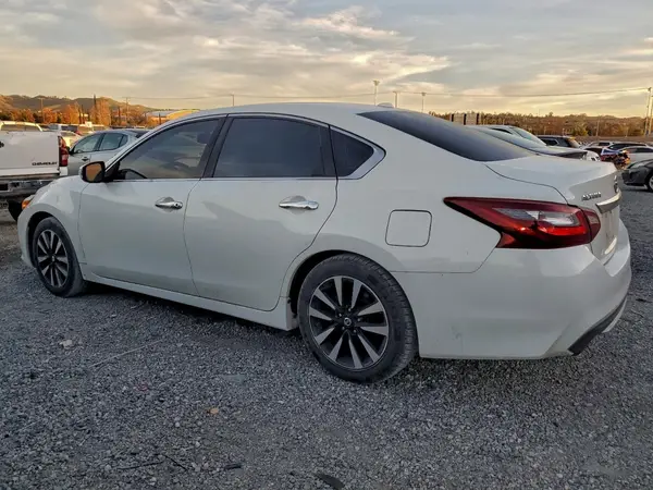 1N4AL3AP6JC237204 2018 NISSAN ALTIMA - Image 2