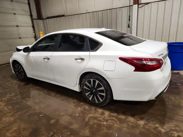 1N4AL3AP6JC237543 2018 NISSAN ALTIMA - Image 2