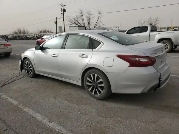 1N4AL3AP6JC237607 2018 NISSAN ALTIMA - Image 2
