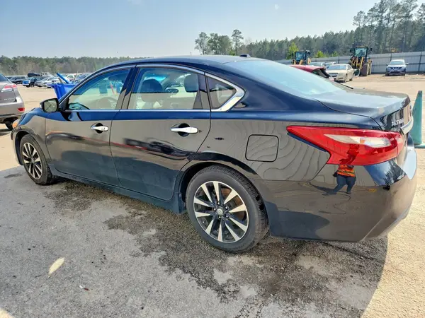 1N4AL3AP6JC238787 2018 NISSAN ALTIMA - Image 2