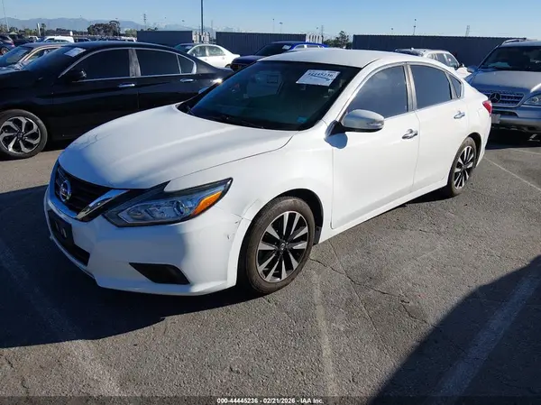 1N4AL3AP6JC239387 2018 NISSAN ALTIMA - Image 2