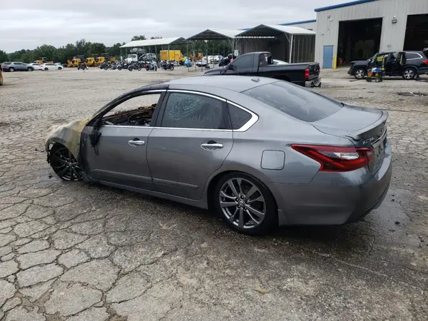 1N4AL3AP6JC239972 2018 NISSAN ALTIMA - Image 2