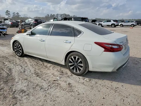 1N4AL3AP6JC246999 2018 NISSAN ALTIMA - Image 2