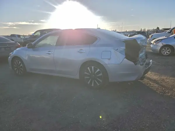 1N4AL3AP6JC248820 2018 NISSAN ALTIMA - Image 2