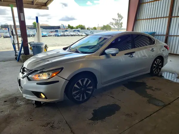 1N4AL3AP6JC254102 2018 NISSAN ALTIMA - Image 1