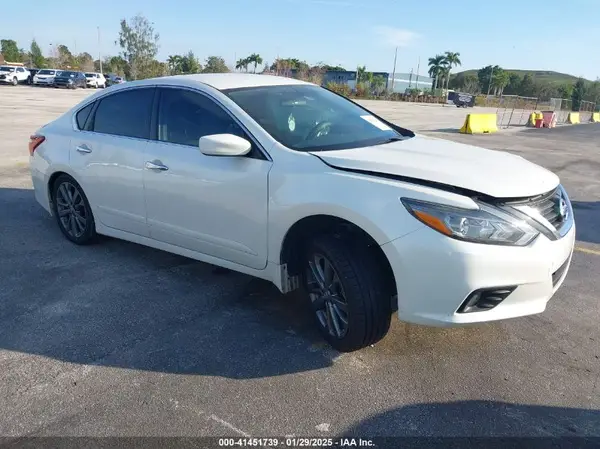 1N4AL3AP6JC256626 2018 NISSAN ALTIMA - Image 1