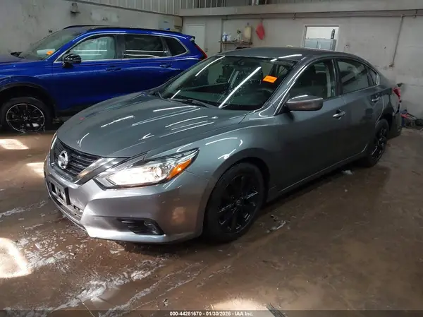 1N4AL3AP6JC257761 2018 NISSAN ALTIMA - Image 2
