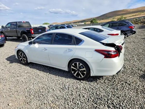 1N4AL3AP6JC258568 2018 NISSAN ALTIMA - Image 2