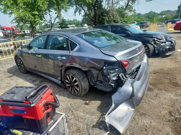 1N4AL3AP6JC268954 2018 NISSAN ALTIMA - Image 2