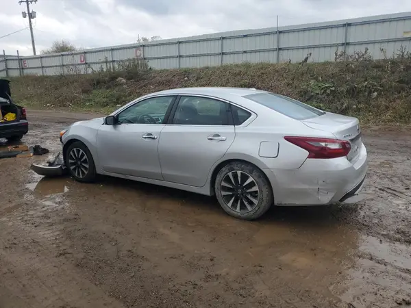 1N4AL3AP6JC271076 2018 NISSAN ALTIMA - Image 2
