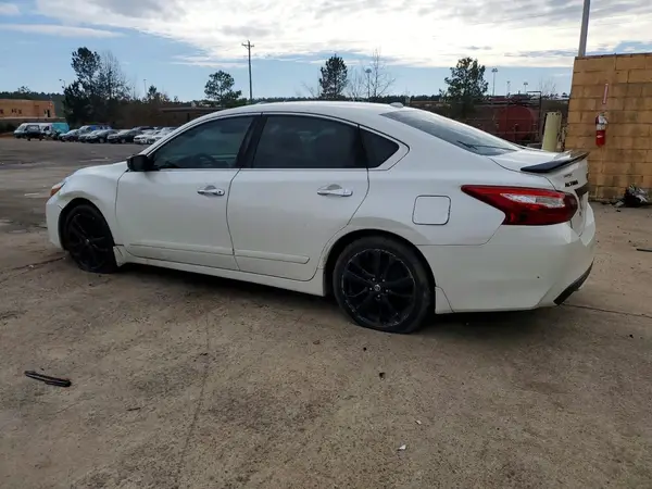 1N4AL3AP6JC274883 2018 NISSAN ALTIMA - Image 2