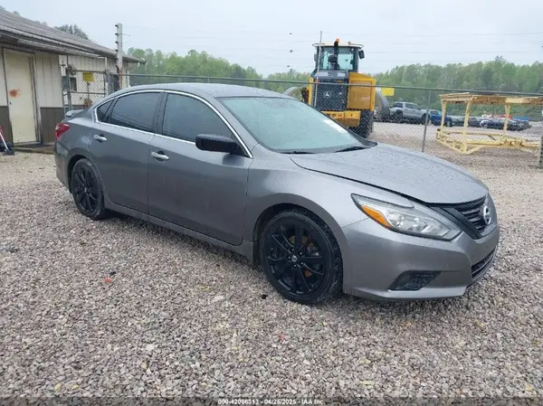 1N4AL3AP6JC277329 2018 NISSAN ALTIMA - Image 1
