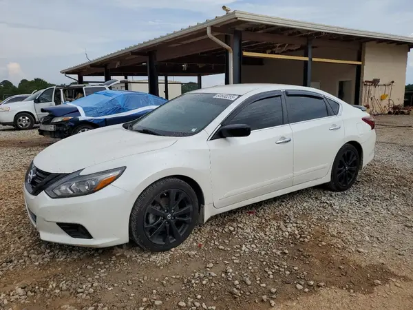 1N4AL3AP6JC278528 2018 NISSAN ALTIMA - Image 1