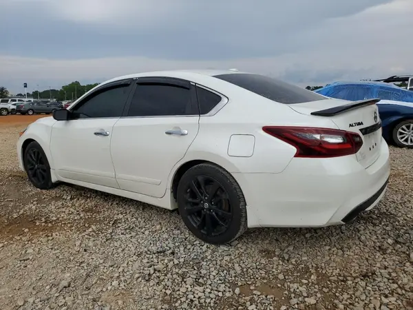 1N4AL3AP6JC278528 2018 NISSAN ALTIMA - Image 2