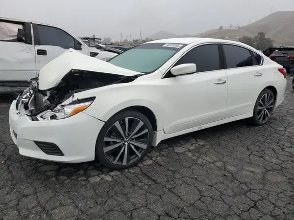 1N4AL3AP6JC285060 2018 NISSAN ALTIMA - Image 1