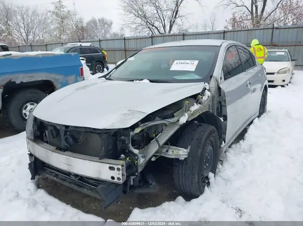 1N4AL3AP6JC472427 2018 NISSAN ALTIMA - Image 2