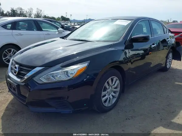 1N4AL3AP6JC473982 2018 NISSAN ALTIMA - Image 2