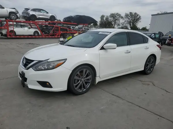 1N4AL3AP6JC474789 2018 NISSAN ALTIMA - Image 1
