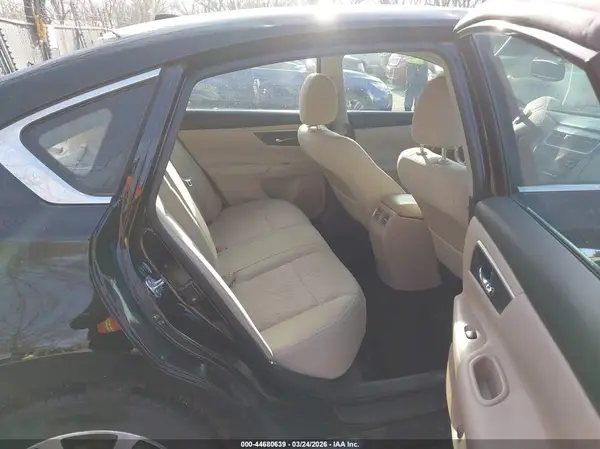 1N4AL3AP7GC144166 2016 NISSAN ALTIMA - Image 8