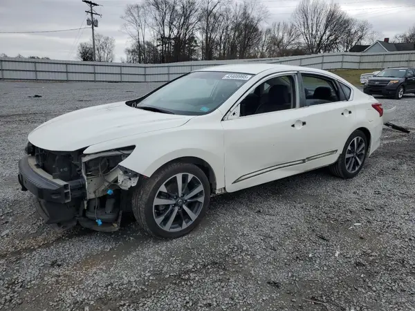 1N4AL3AP7GC172677 2016 NISSAN ALTIMA - Image 1