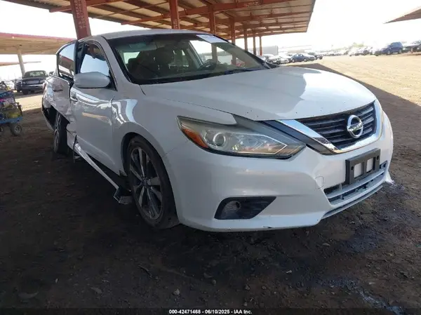 1N4AL3AP7GC194064 2016 NISSAN ALTIMA - Image 1