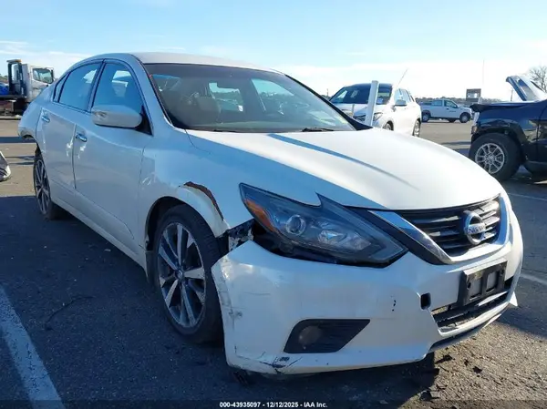 1N4AL3AP7GC273850 2016 NISSAN ALTIMA - Image 1