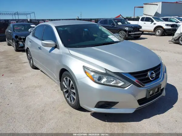 1N4AL3AP7GC275713 2016 NISSAN ALTIMA - Image 1