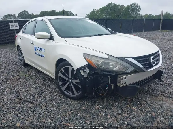 1N4AL3AP7GN318659 2016 NISSAN ALTIMA - Image 1