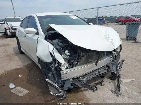 1N4AL3AP7GN371264 2016 NISSAN ALTIMA - Image 1