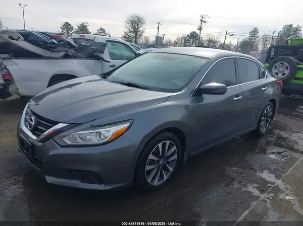 1N4AL3AP7HC129281 2017 NISSAN ALTIMA - Image 2