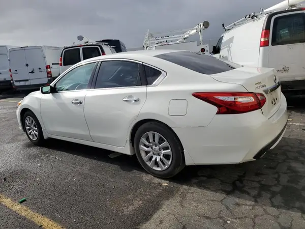1N4AL3AP7HC130656 2017 NISSAN ALTIMA - Image 2