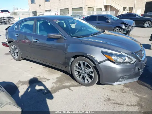 1N4AL3AP7HC133329 2017 NISSAN ALTIMA - Image 1